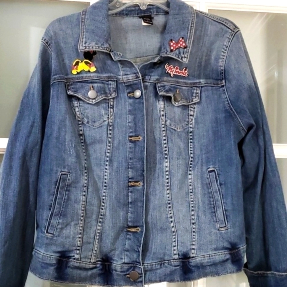 Disney Distressed Denim Jacket with Sewn on Metal Disney Charms sz1 EUC - Picture 13 of 13